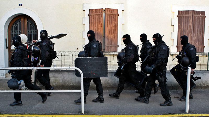 La justicia de Francia condena a cadena perpetua al exfeje de ETA Sarobe por el asesinato de un policía