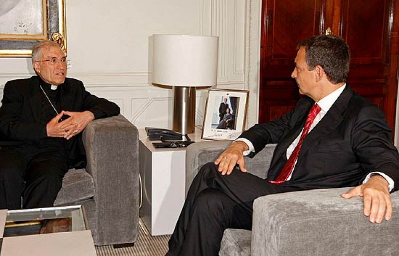 Rodríguez Zapatero ofrece a la Rouco Varela "respeto a cambio de respeto"