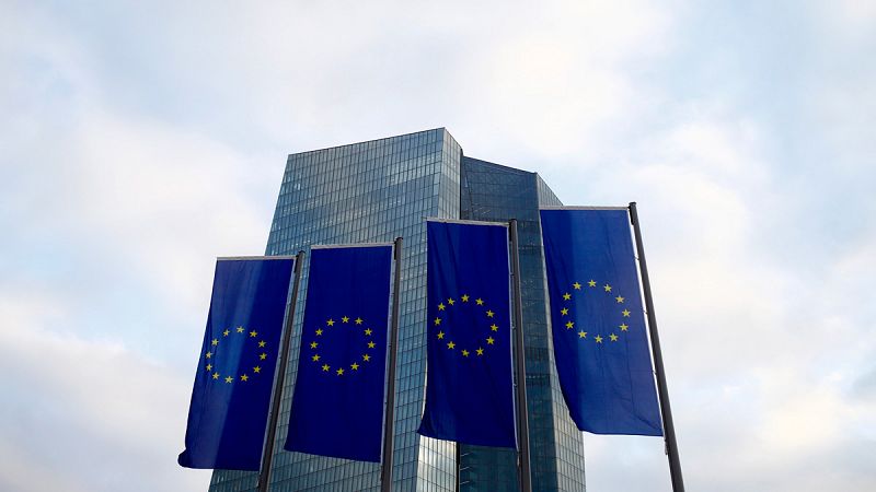 El BCE rebaja en 7.800 millones la línea de liquidez de emergencia que pueden solicitar los bancos helenos