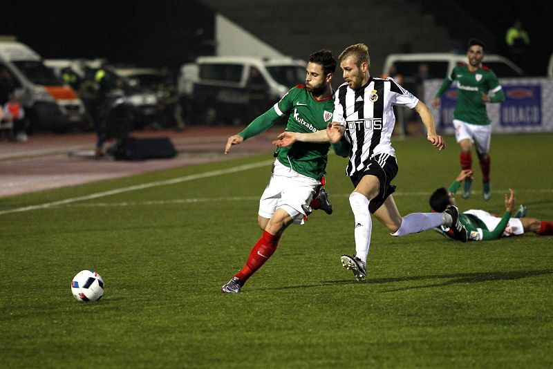El Athletic se impone 0-2 en La Línea y Levante y Espanyol empatan entre sí