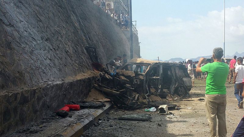 Asesinan al gobernador de Adén y a sus cinco guardaespaldas en un atentado reivindicado por el EI