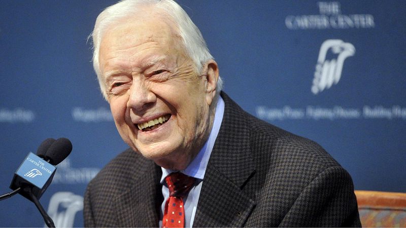 El expresidente de EE.UU. Jimmy Carter asegura estar libre de cáncer