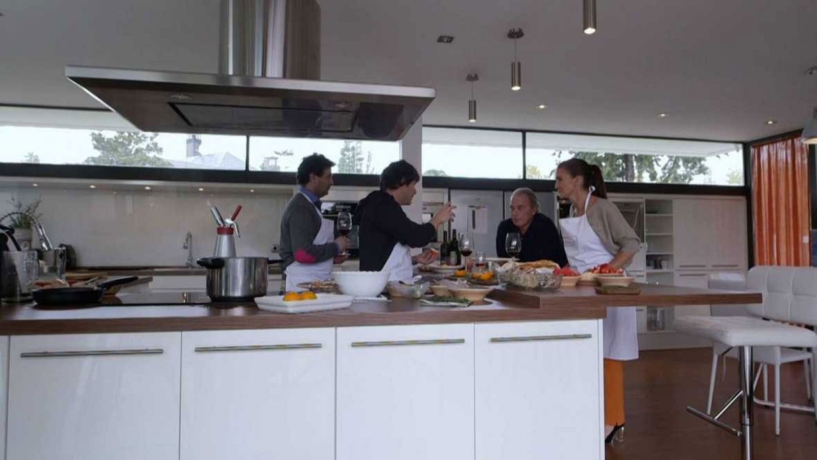 El jurado de MasterChef en la cocina de Bertín