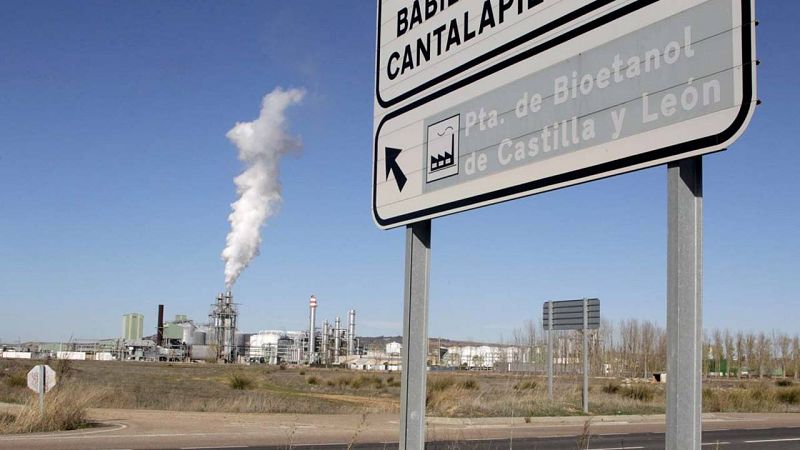 Bruselas investiga si Abengoa y otros dos fabricantes europeos de etanol manipularon los precios del biocarburante
