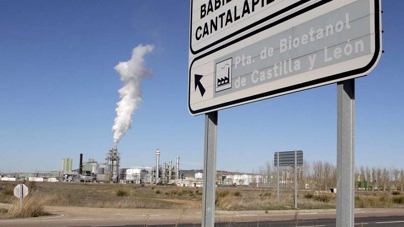 Bruselas investiga si Abengoa y otros dos fabricantes europeos de etanol manipularon los precios del biocarburante