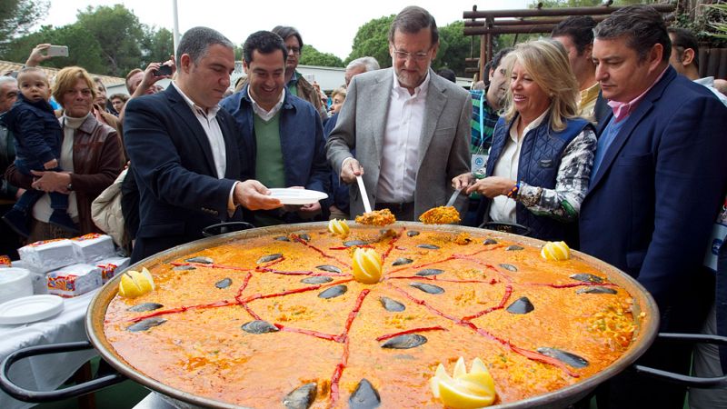 Rajoy avisa de los pactos "que algunos están preparando" e insiste en que debe gobernar el que gane