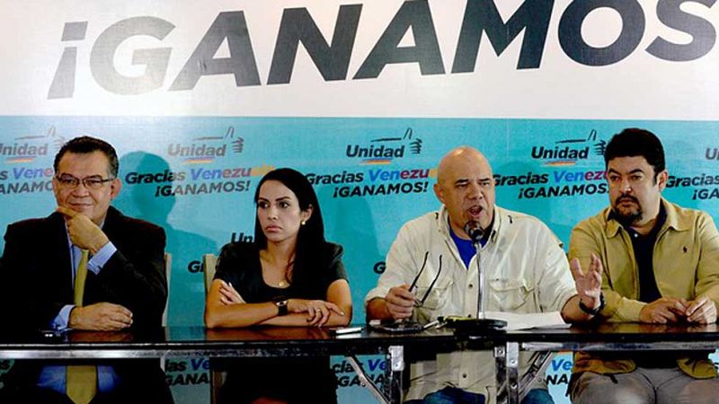 La oposición venezolana logra oficialmente la mayoría de dos tercios, suficiente para una reforma constitucional