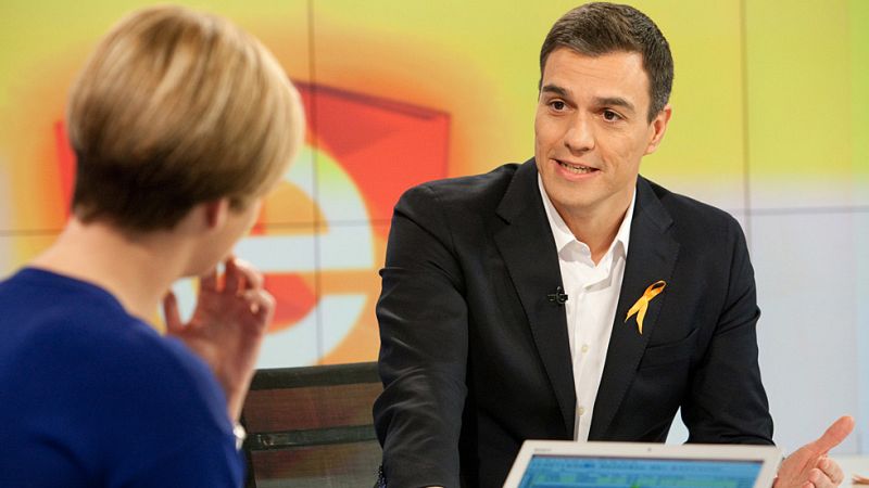 Sánchez cree que Rivera e Iglesias han renunciado a ganar a Rajoy y "solo están en dañar al PSOE"