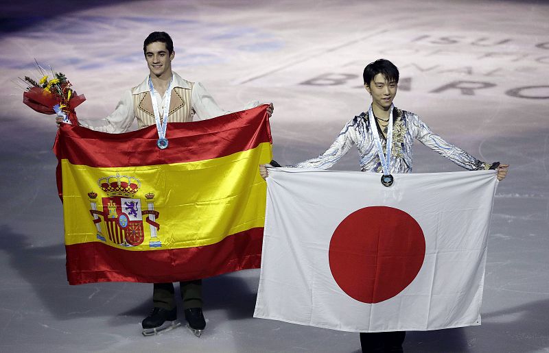 El español Javier Fernández, frente al japonés Hanyu y al canadiense Chan
