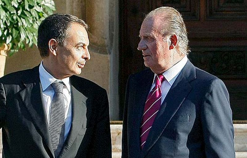 La crisis económica y la lucha antiterrorista centran el despacho de Zapatero con el Rey