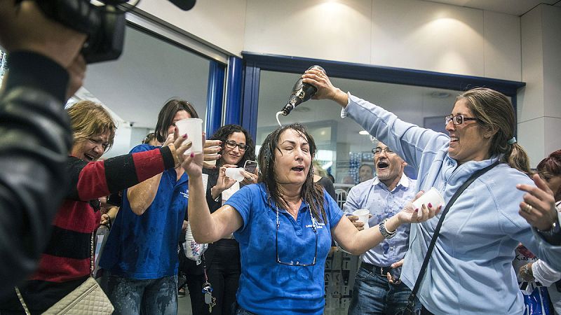 Los loteros piden al Gobierno que salga el 20D que suprima el gravamen del 20% para los premios