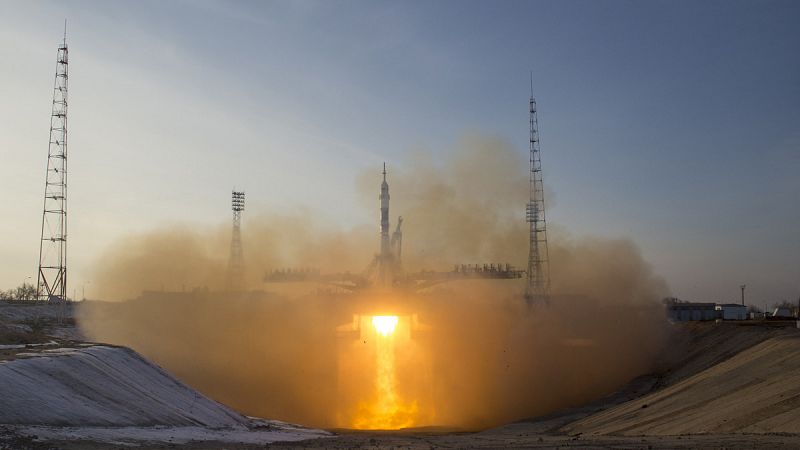 La nave rusa Soyuz TMA-19M se acopla con éxito a la Estación Espacial Internacional