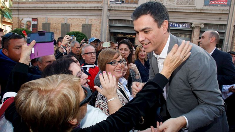 Sánchez, de Rajoy: "No sé si ha cobrado sueldos en sobres o sobresueldos en negro"