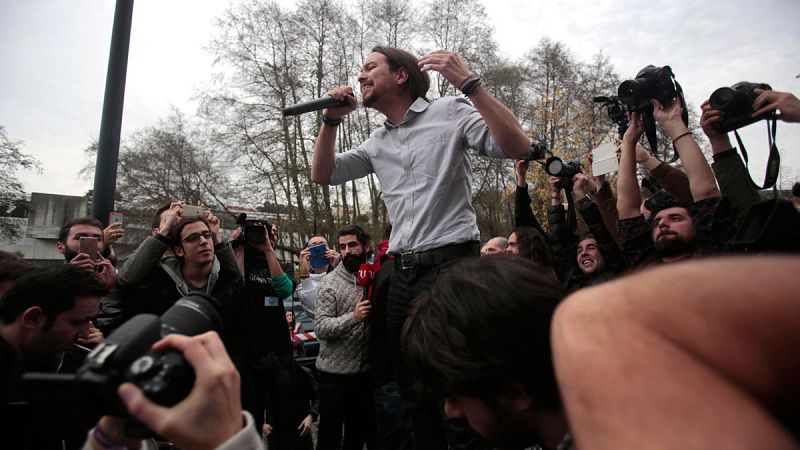 Iglesias ofrece "el estilo de mujer" de Podemos, una "madre firme en la defensa de sus hijos"