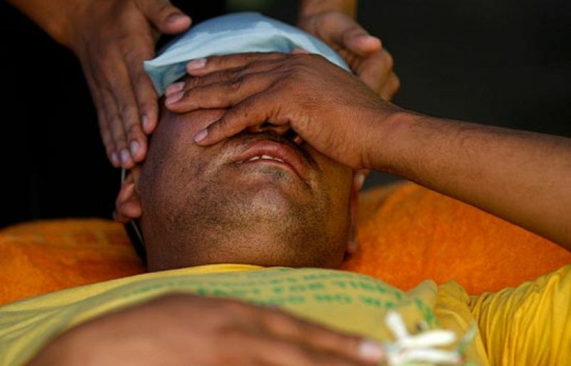 Una avalancha humana en un templo de la India deja más de 145 muertos