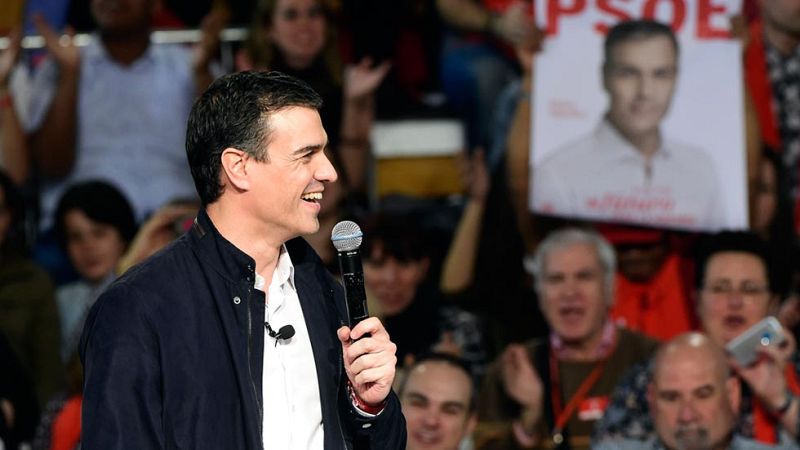 Sánchez rechaza un pacto de PP y PSOE: "Ni morado, ni naranja, tarjeta roja a Rajoy"