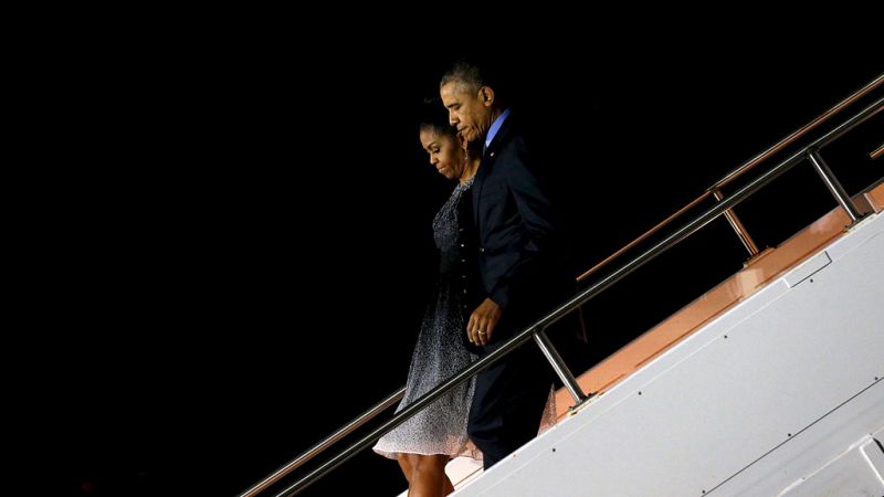 Obama visita a las familias de las víctimas de San Bernardino, donde decretan el estado de emergencia