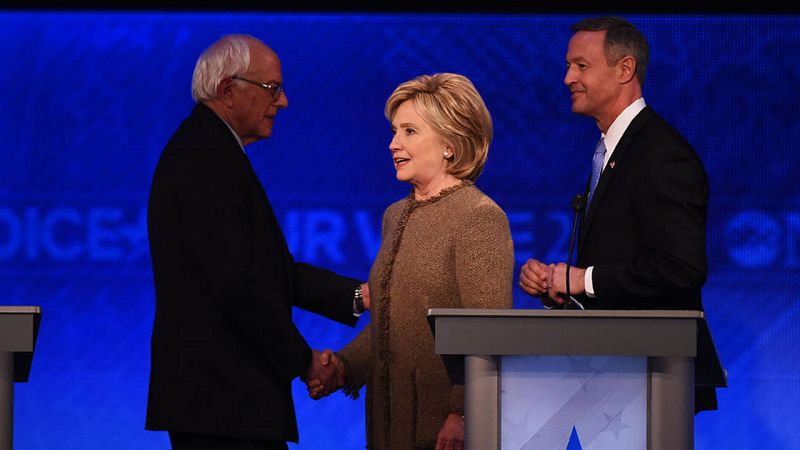 Clinton exhibe destreza en política exterior en un debate marcado por el terrorismo