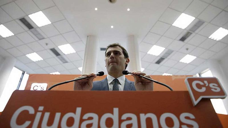 Rivera propone a PP y PSOE una mesa para negociar "un pacto por España" y una "hoja de ruta" de reformas