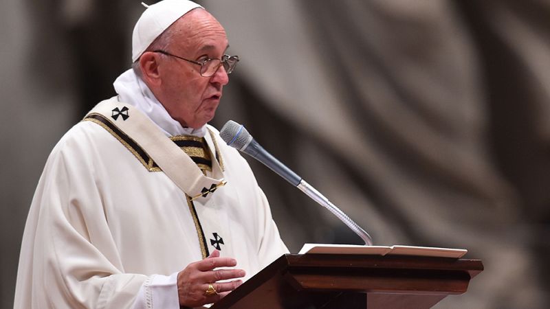 El papa pide sobriedad en una "sociedad ebria de consumo y placeres"