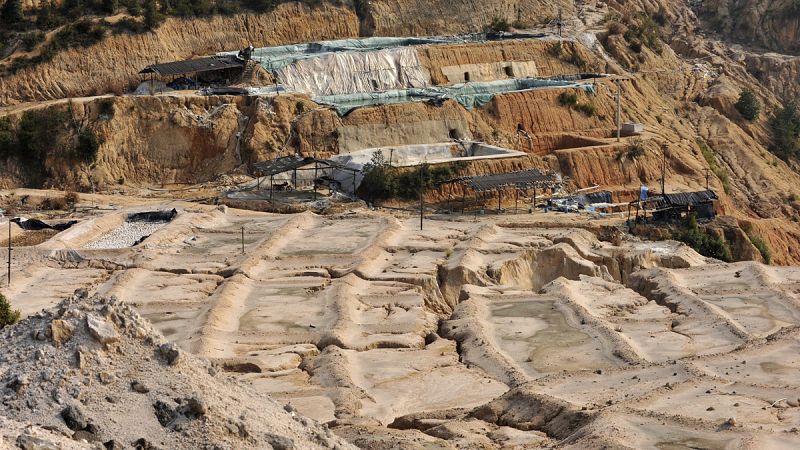 Un total de 19 personas están atrapadas por el derrumbe de una mina en China