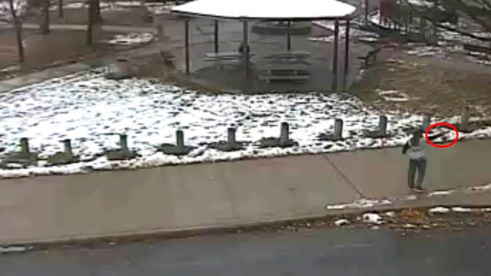 Indultados dos policías en Ohio acusados de matar a un niño que portaba un arma de juguete