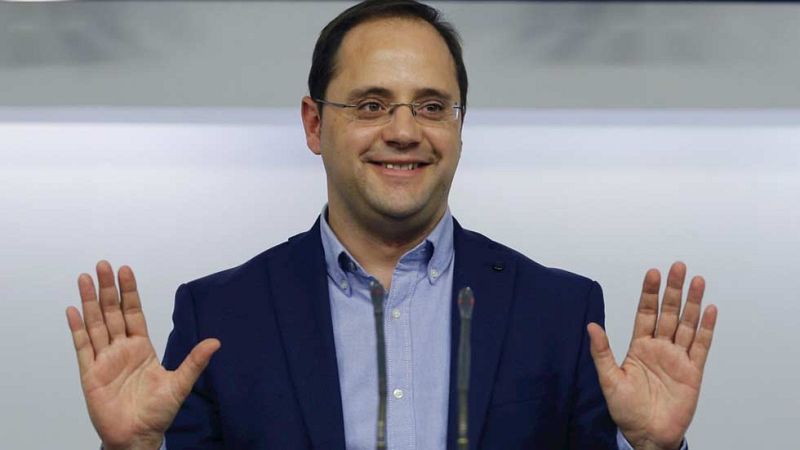 Luena a Rajoy: "Mantenemos la pretensión de tener la Presidencia del Congreso"