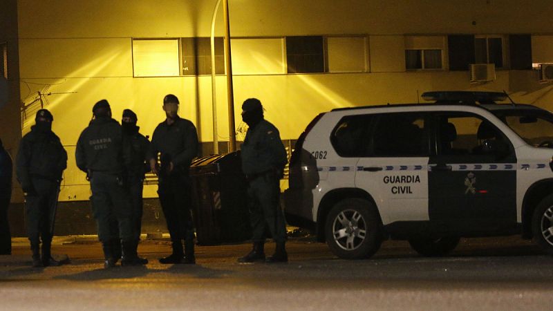 Libertad con cargos para los cuatro detenidos por los altercados en Roquetas de Mar