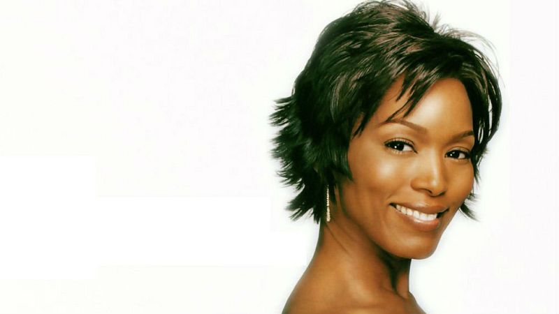 Angela Bassett, actriz polifacética y mujer de coraje