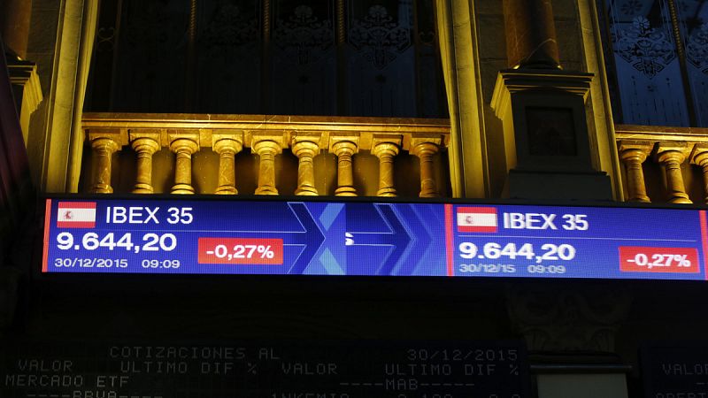 El IBEX 35 baja un 0,29% y la prima de riesgo de España se reduce hasta 114 puntos básicos