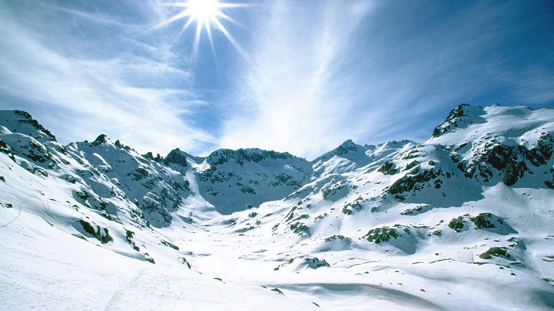 Un montaero muere en Gredos al caer desde una altura de cien metros en el pico Almanzor