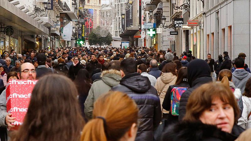 La confianza de los consumidores sube 2,8 puntos en diciembre y cierra 2015 en máximos