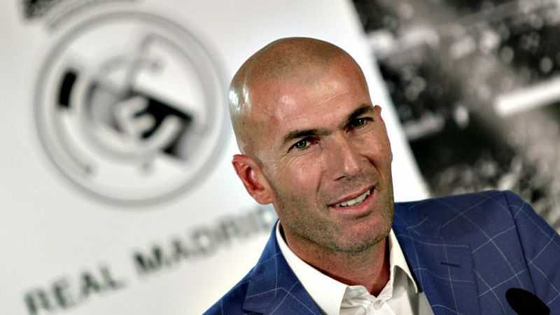 Zidane llega al banquillo del Real Madrid con "más emoción" que cuando firmó como jugador