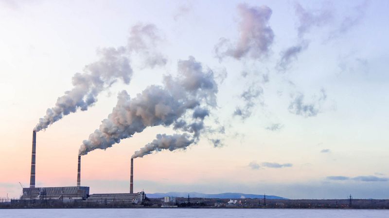 Científicos chinos descubren un nuevo método para convertir el CO2 en combustible líquido