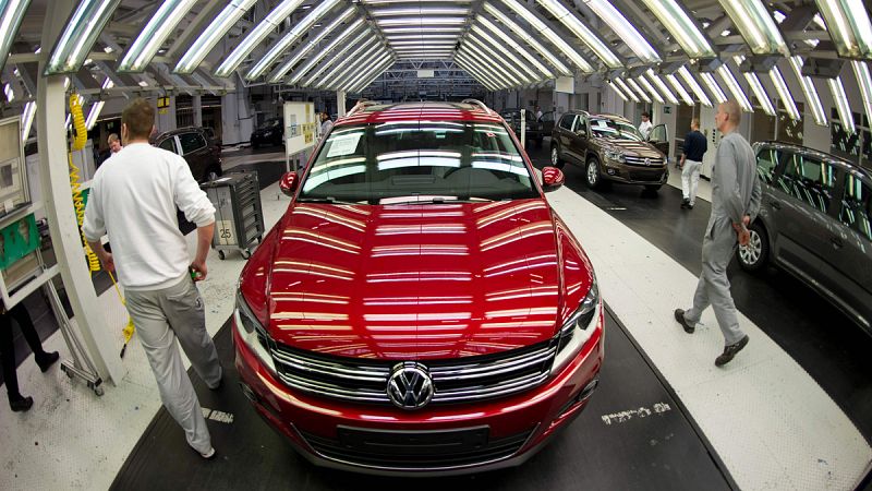 Las ventas de Volkswagen caen un 2% en 2015, un ejercicio marcado por la manipulación de emisiones