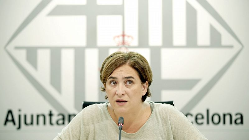 Ada Colau: "CDC y Artur Mas tienen pánico a convocar elecciones"