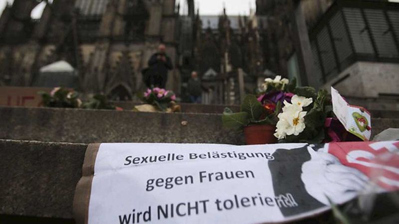 El peligro de violencia xenófoba amenaza a una Alemania indignada por las agresiones a mujeres