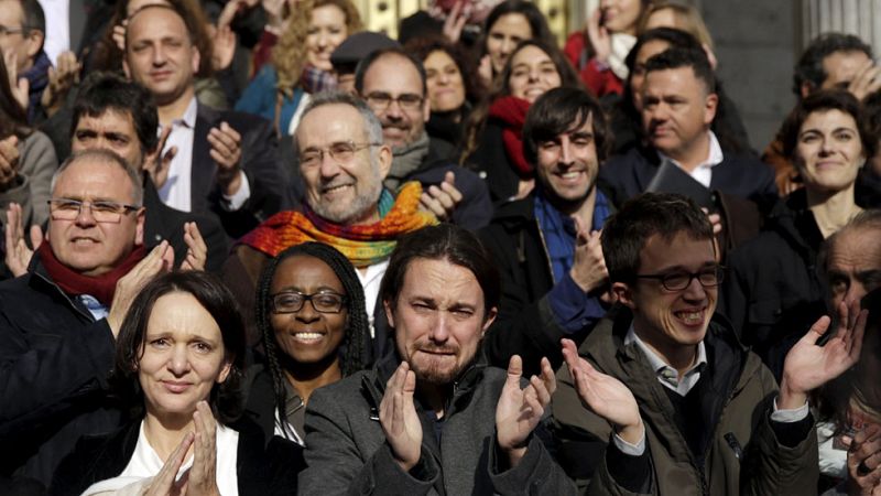 Iglesias acusa a Sánchez de alejar un posible acuerdo de gobierno por haber "elegido" al PP y Ciudadanos