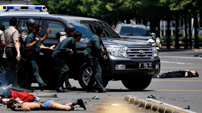 Siete muertos en el primer atentado del Estado Islámico en Indonesia