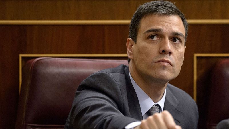 Sánchez traslada a Puigdemont su apuesta por abordar una reforma federal de la Constitución