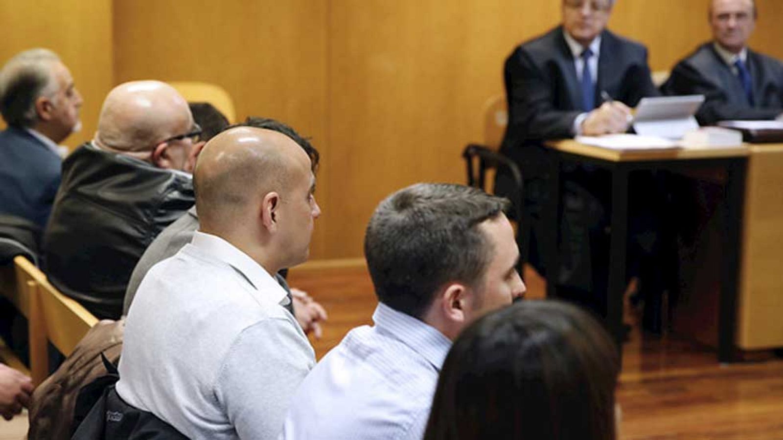 Juicio a los 15 ultras que asaltaron un centro cultural de Madrid en la diada catalana de 2013