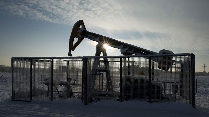 La Agencia Internacional de la Energía cree que el precio del petróleo puede seguir bajando