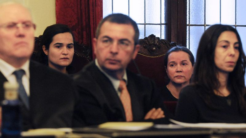 El fiscal sostiene que las tres acusadas por el crimen de Isabel Carrasco tuvieron la misma responsabilidad