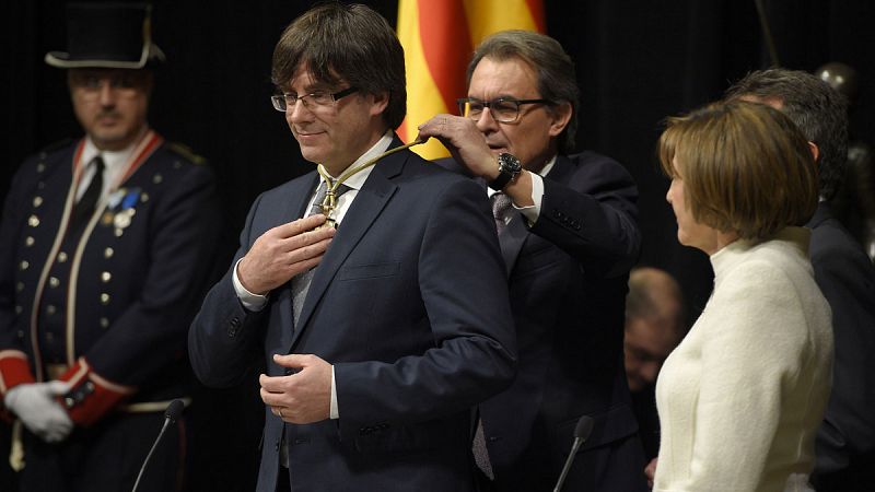 Manos Limpias denuncia a Puigdemont y Forcadell por presunta prevaricación en la toma de posesión como president