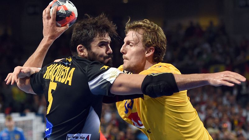 Espa�a allana su camino en la segunda fase