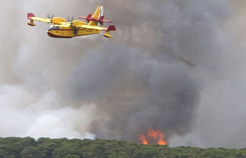 El fuego arrasa 1.000 hectáreas en la localidad maña de Zuera