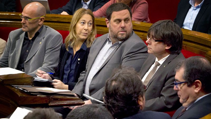 Puigdemont se marca llevar a Cataluña "a las puertas de un nuevo Estado" en año y medio