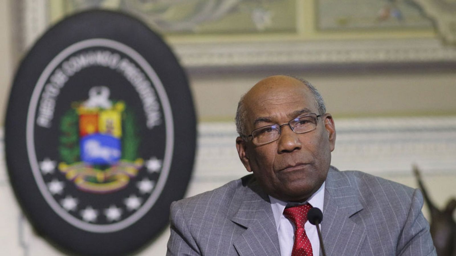 Ministros rechazan ir al Parlamento venezolano a tratar emergencia económica