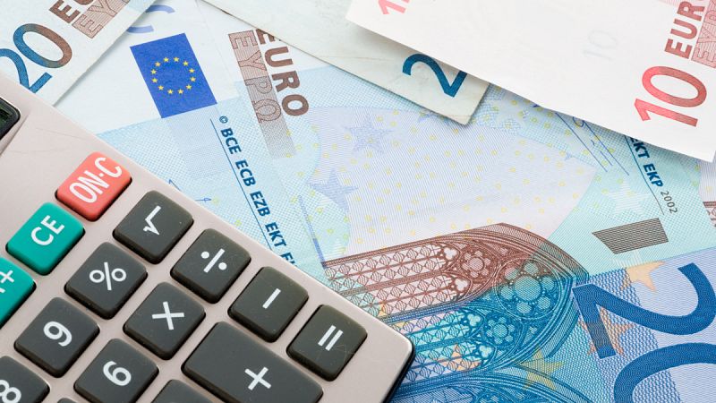 La deuda de España supone un "alto riesgo" a medio plazo, según la Comisión Europea