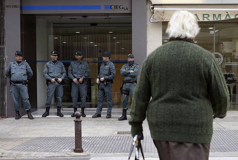 El Comité de Derechos y Garantías del PP suspende  de militancia a los afiliados detenidos en Valencia